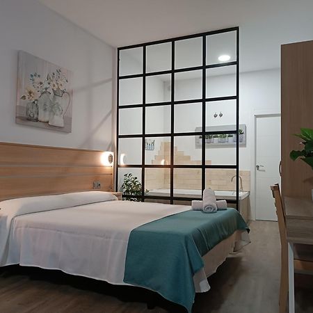 Apartamentos Turisticos Avila Puerta De San Vicente 0-2 Extérieur photo