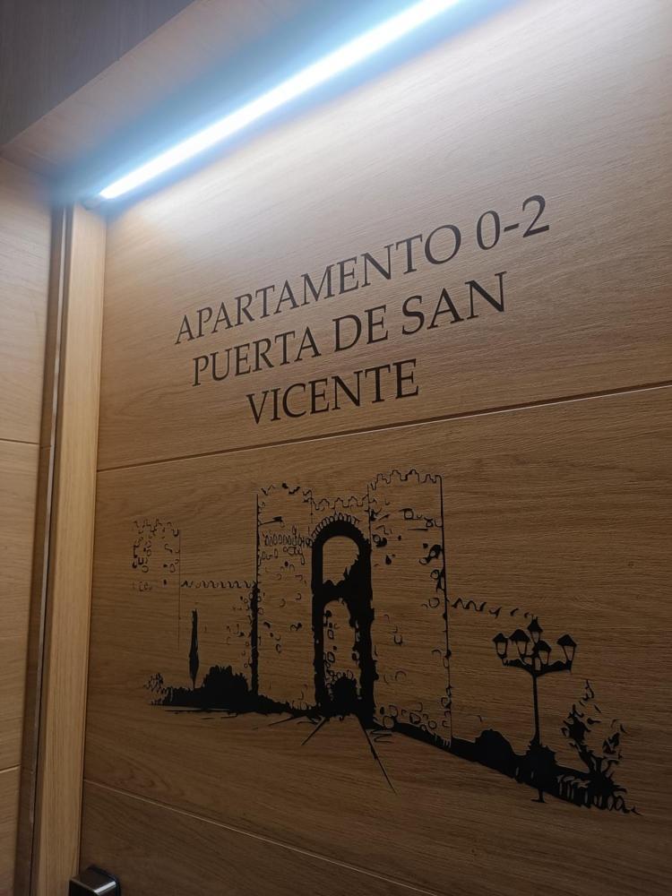 Apartamentos Turisticos Avila Puerta De San Vicente 0-2 Extérieur photo