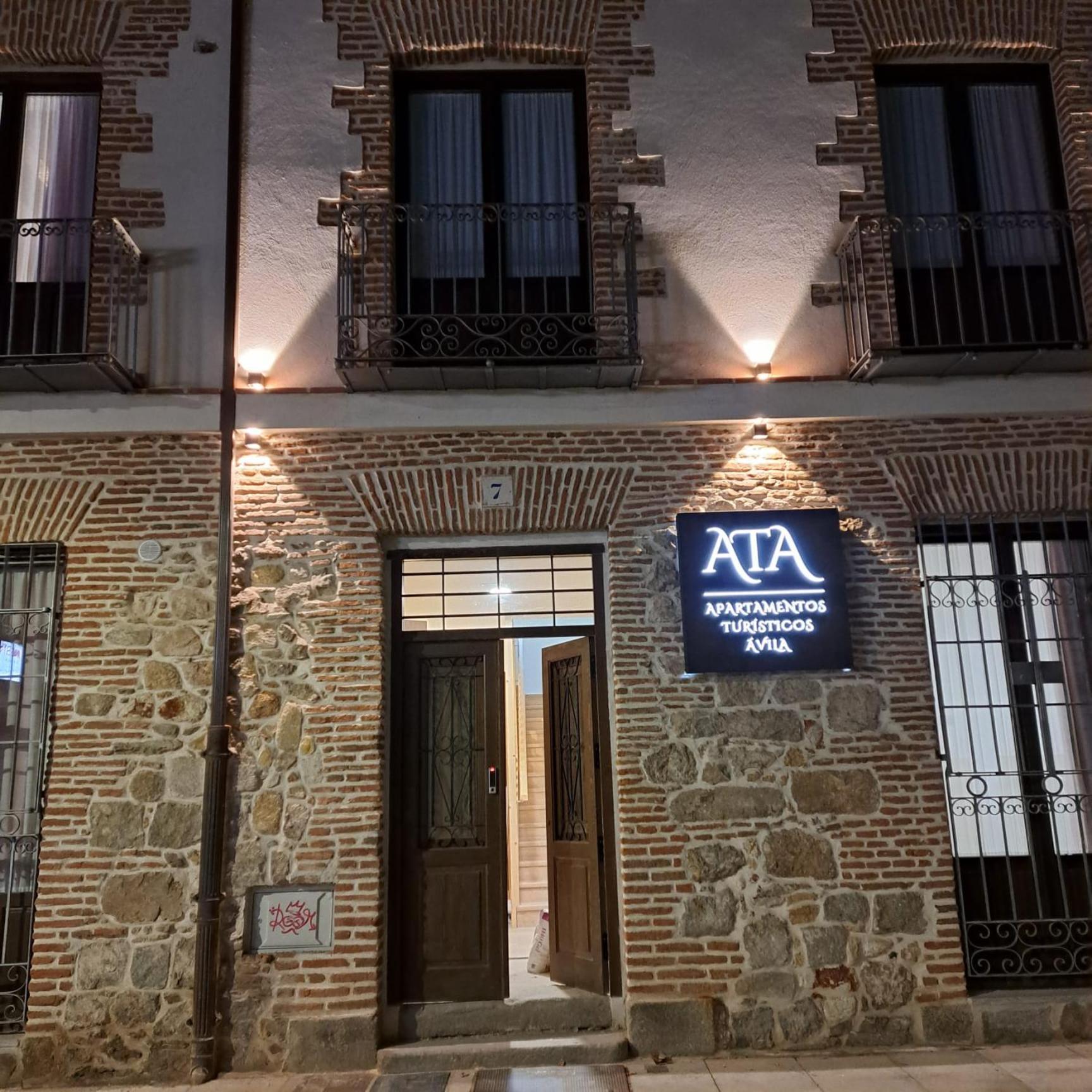 Apartamentos Turisticos Avila Puerta De San Vicente 0-2 Extérieur photo